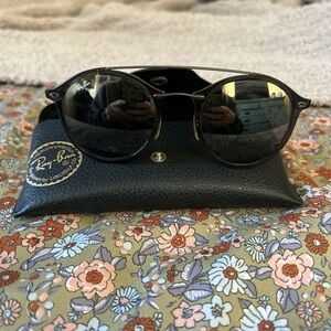 Ray-Ban Dark Lens Sunglasses